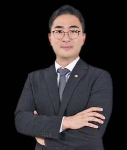 사건담당변호사 김형근